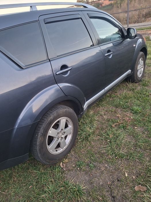 Vând mitsubishi Outlander