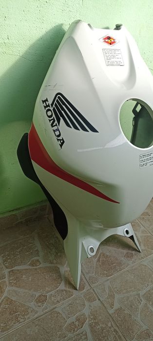 Спойлер резервоар honda cbr 1000rr 2004-2005