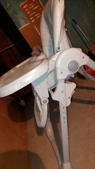 Продаётся детски стул