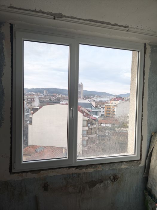 Продавам 5 камерна ПВЦ дограма