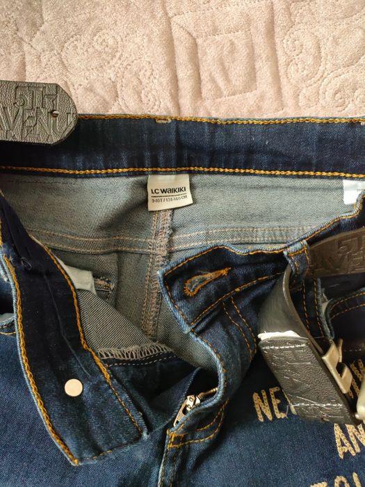 Куртка дождевик , и джинсы