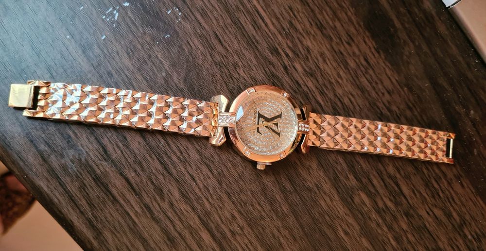 Брендовые часы Louis  Vitton