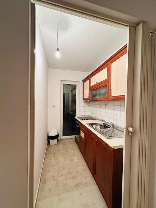 Дава се под наем Тристаен апартамент в Пловдив, Кючук Париж - 70 кв.м за 488.58 € - Снимка #6