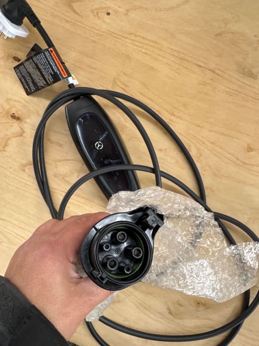 Кабел за зареждане на електромобил станция  тип 2  2,4KW