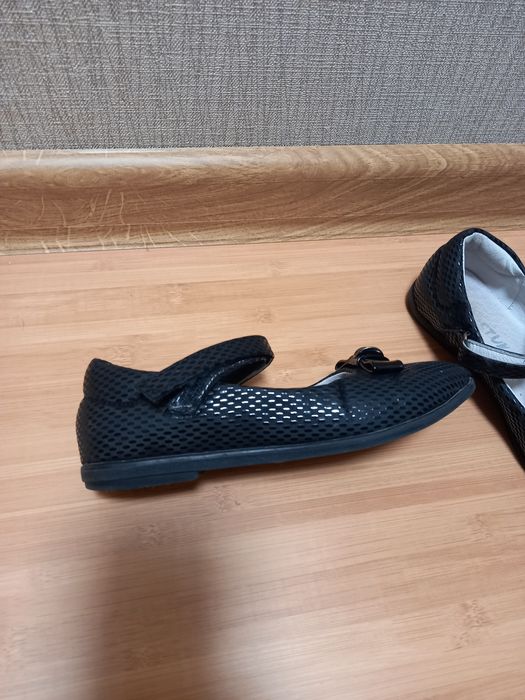 Продам туфли на девочку