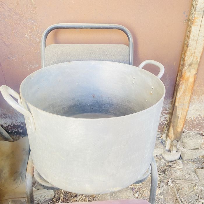 Продам алюминовый кастрюли 40 -50 литр советский