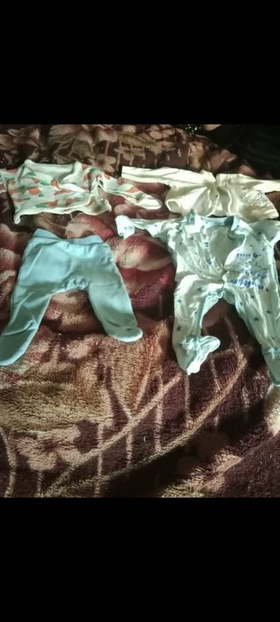 Продам детский вещи