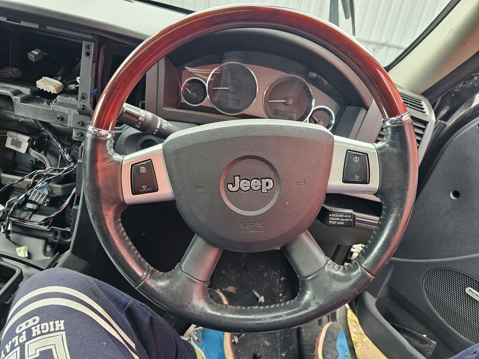 Volan jeep grand Cherokee 2005 2010 overland