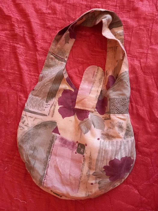 Нова чанта тип торба