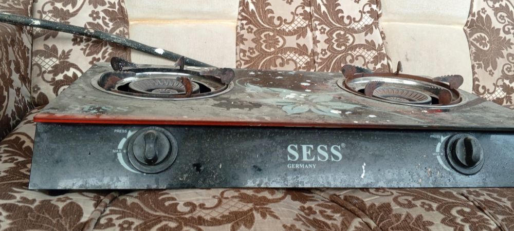 Продам срочно газ плиту