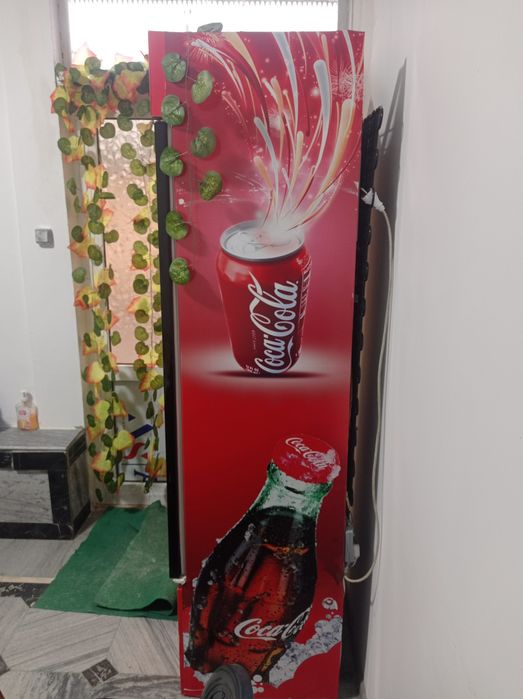 Marazilka vitrina srochni sotiladi