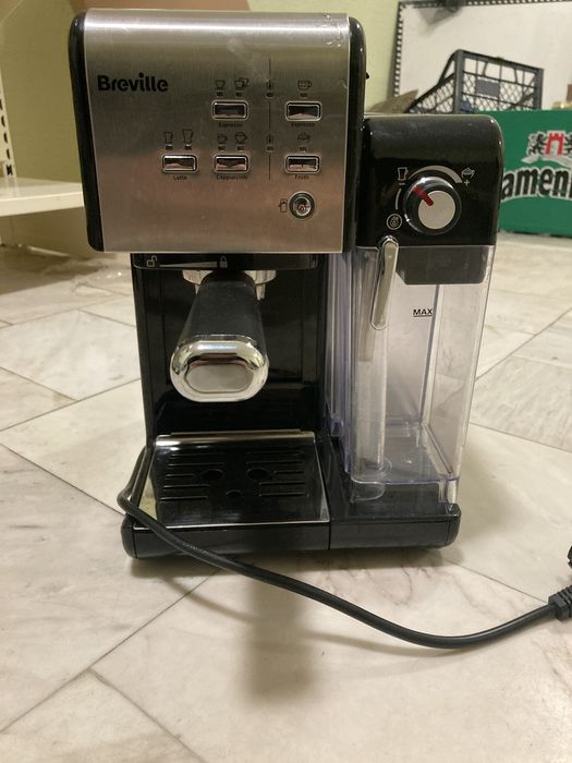 Кафе машина 19 барова за мляно кафе