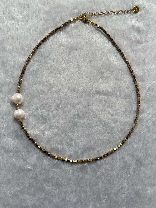 Колиета от естествени камъни,  сладководни  перли и стомана