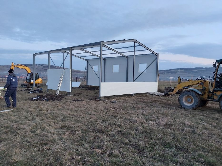 Hala de 8x15x4m structura metalica cu prindere pe surub