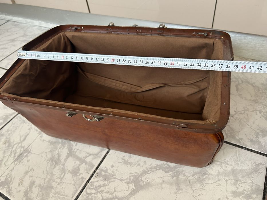Geanta medic din piele veche de colectie