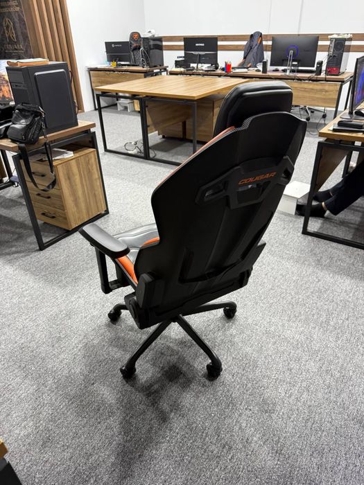 kreslo sotiladi COUGAR gaming original , holati ideal , кресло игровое