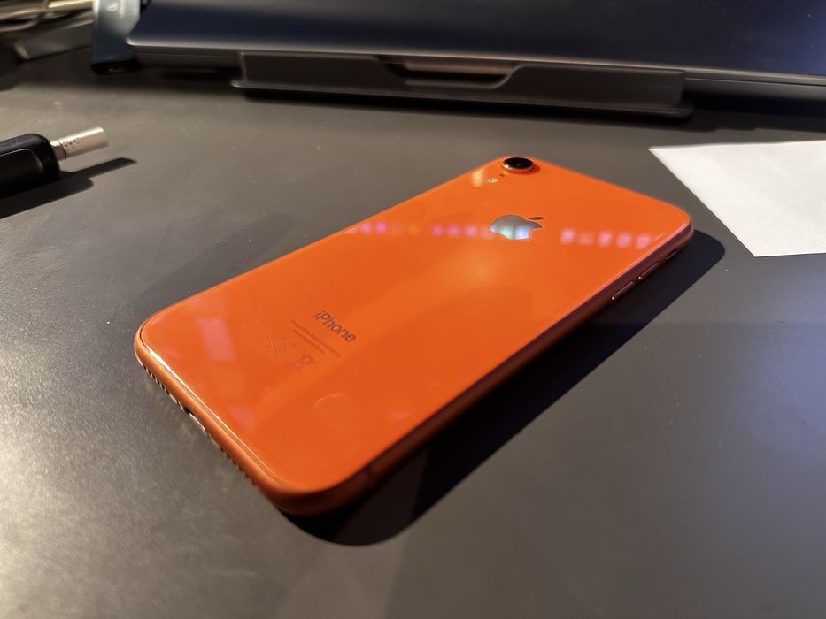 Apple iPhone XR – 64 GB