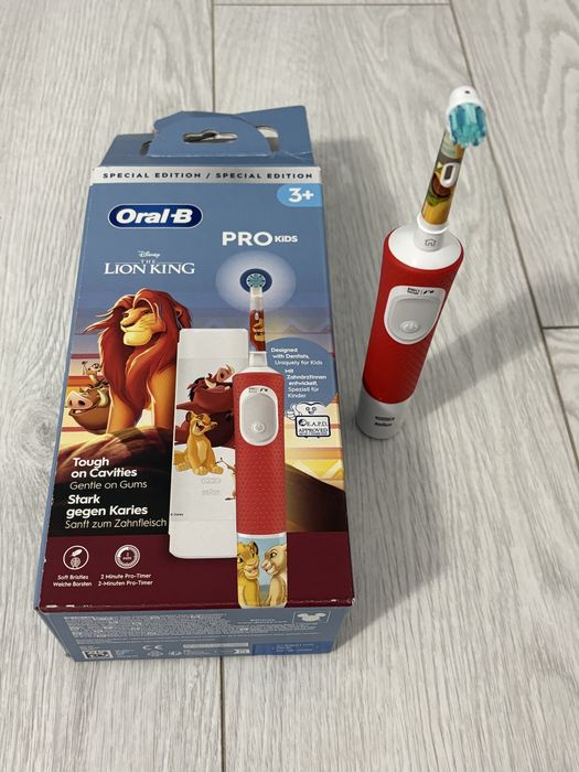 Oral B  Pro Kids Lion King Noi,Sigilate (LICHIDARE DE STOC)