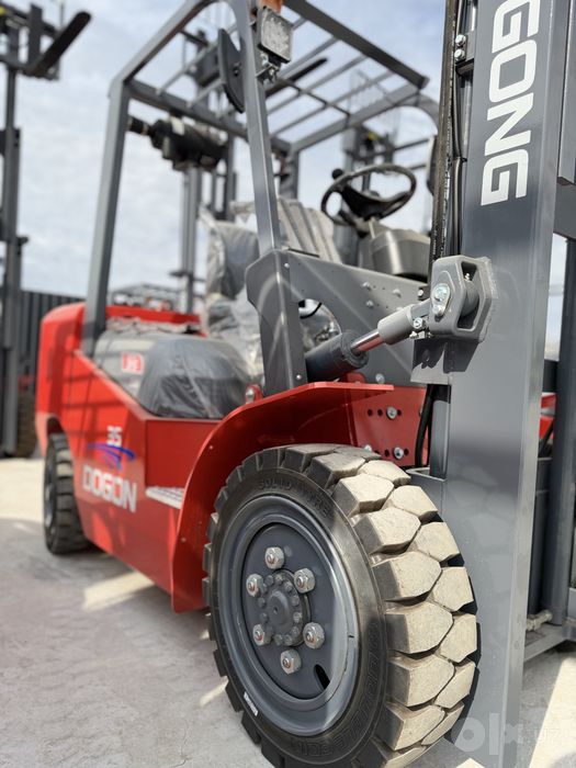 Вилочний погрузчик avtokara кара 4,5 metr