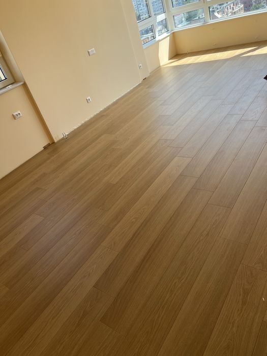 Монтаж на паркет и ламинат