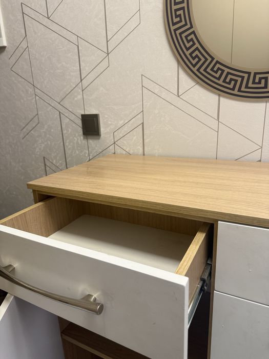 Тумба в  прихожую