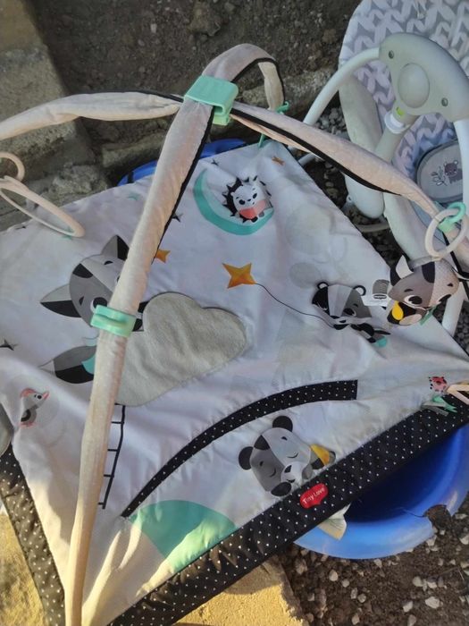 Активна гимнастика, бебешка люлка и ваничка за къпане