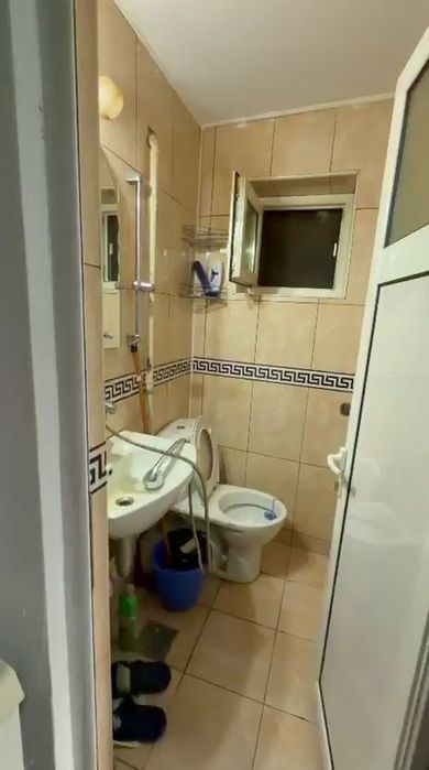 Închiriez garsonieră