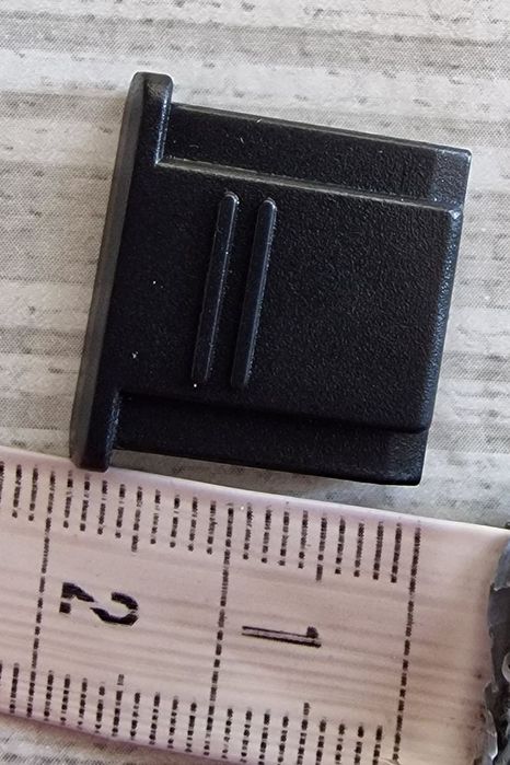 Тапичка за слота за преносима/допълнителна светкавица за Nikon D3400