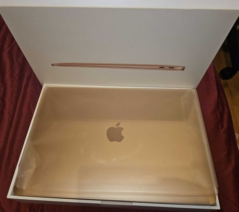 Apple MacBook Air 13' M1 8GB Memory 256GB SSD