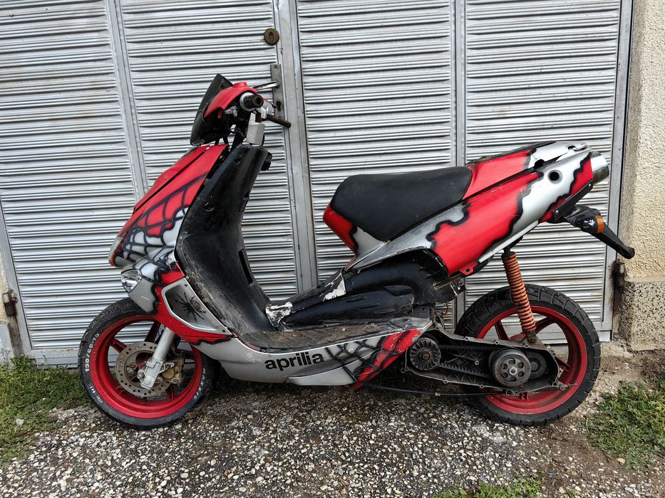 Aprilia SR50 на части