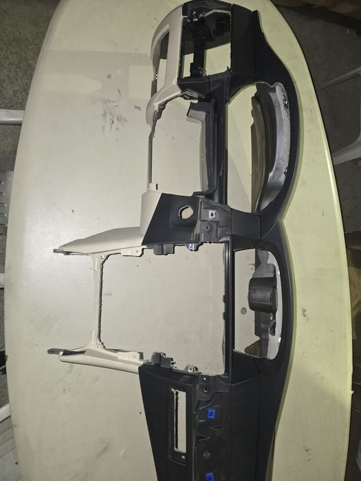 Табло е60 е61 с отвори cup holder