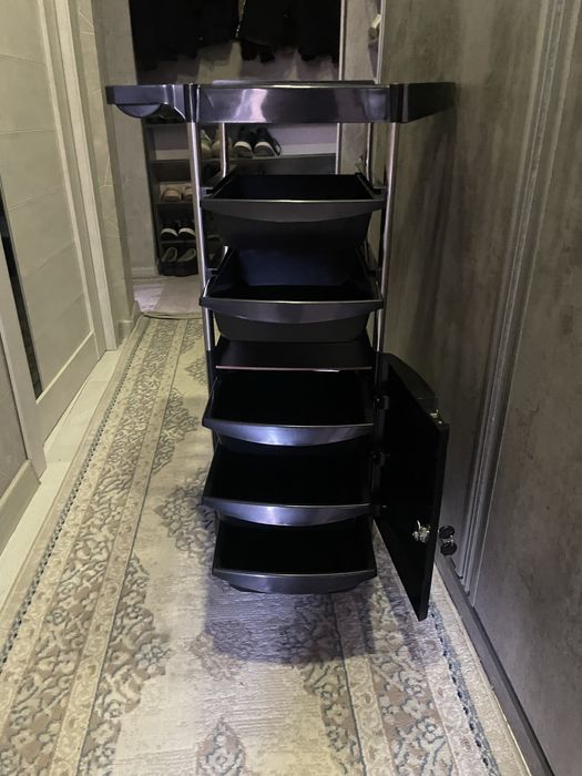 Pomoshnitsa (Yordamchi stol)