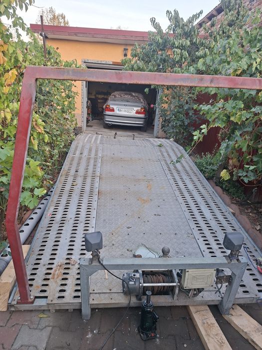 Vand platou autoplatforma