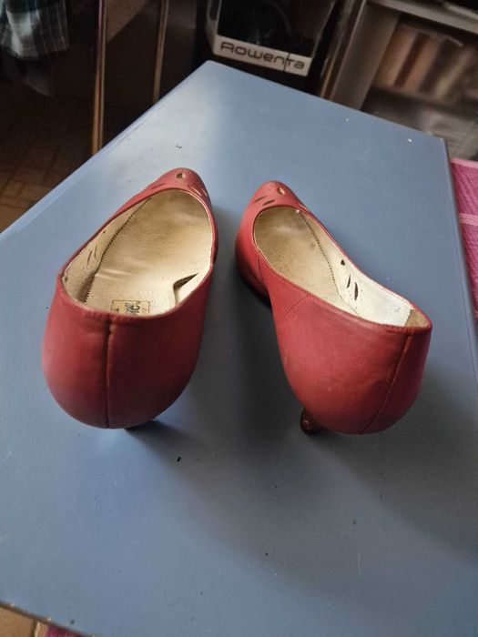 Pantofi damă, culoare roșie, realizați din piele naturală, marime 41, brand Tomis