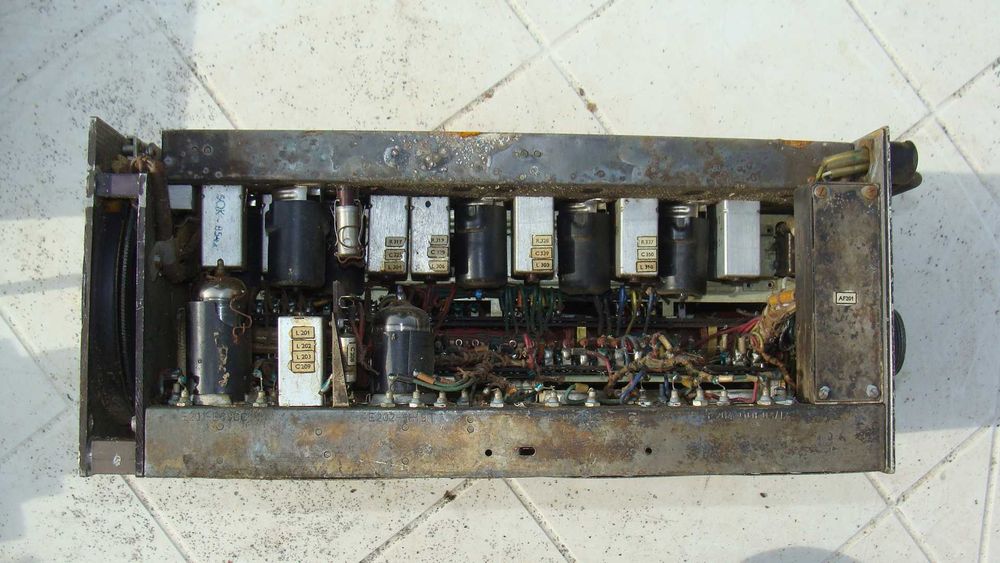 Самолетно радио прибори и уреди