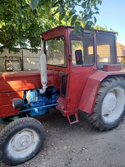 Vand tractor U445 cu plug si disc