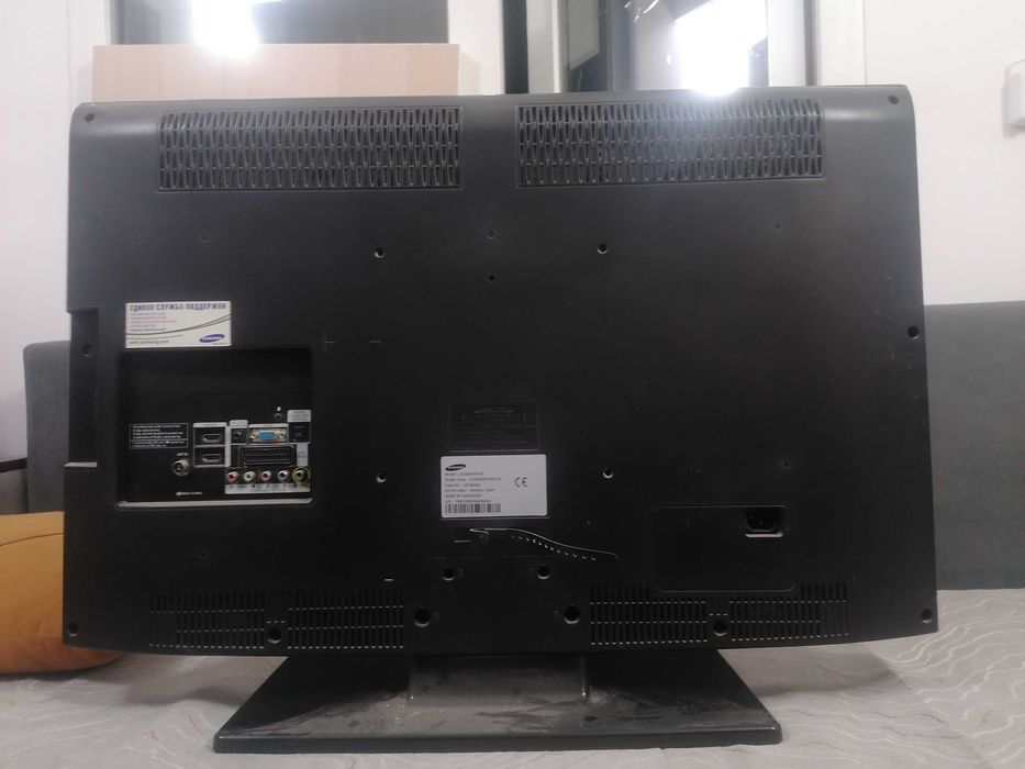 продам телевизор Samsung LE32B350F1W