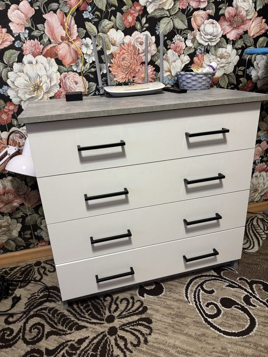 Продам маленький комод