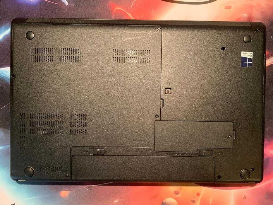 Vand laptop Lenovo ThinkPad E535 Edge.