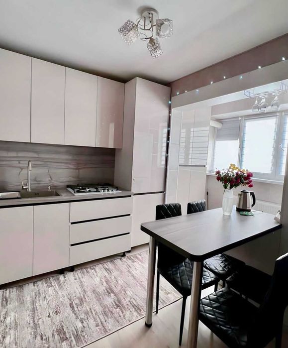 Дава се под наем Двустаен апартамент в Пловдив, Христо Смирненски - 40 кв.м за 346.8 € - Снимка #2