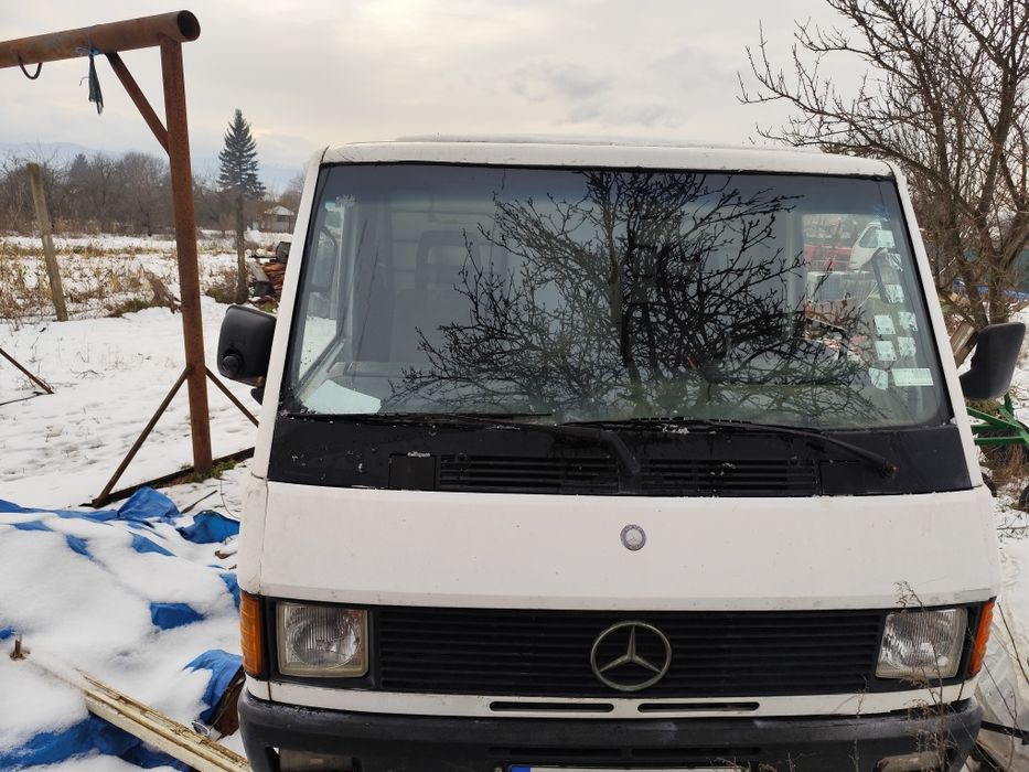 Продавам бус мб100д