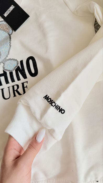Блуза Moschino с етикет