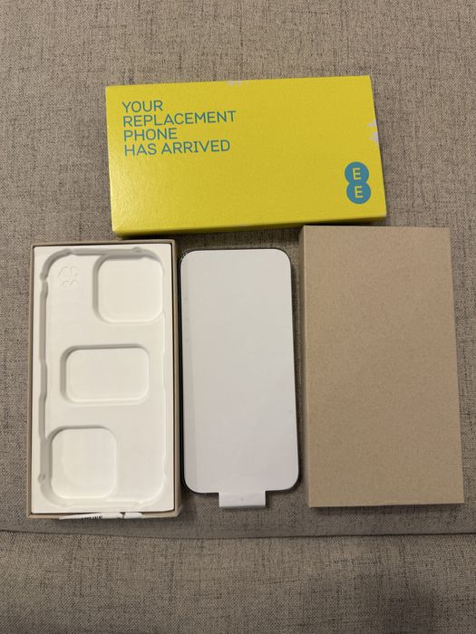 iphone 16 pro max 256gb white titanium, NOU, zero cicluri