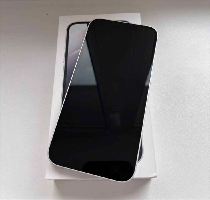 Iphone 16 E WHITE!