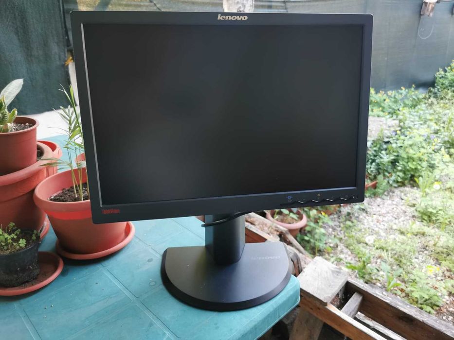 Monitor Lenovo 19" - 1440x900 - 60/75Hz