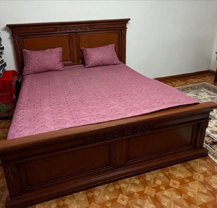 Продам б/у спальный гарнитур