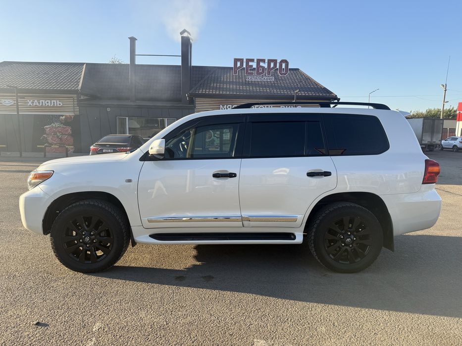 Продам Toyota Land Cruiser 200