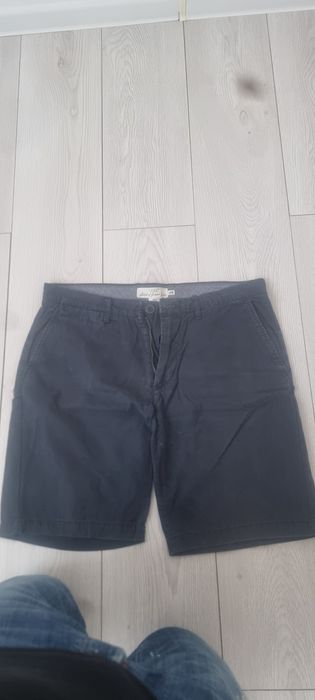 Pantaloni barbati scurti marimea m