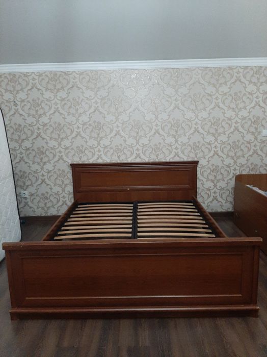 Продам спальный гарнитур