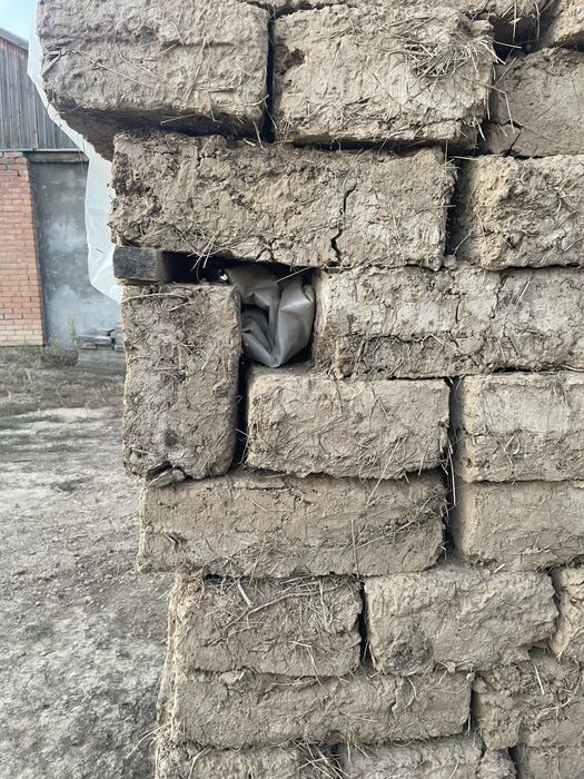 Саман тас сатылады